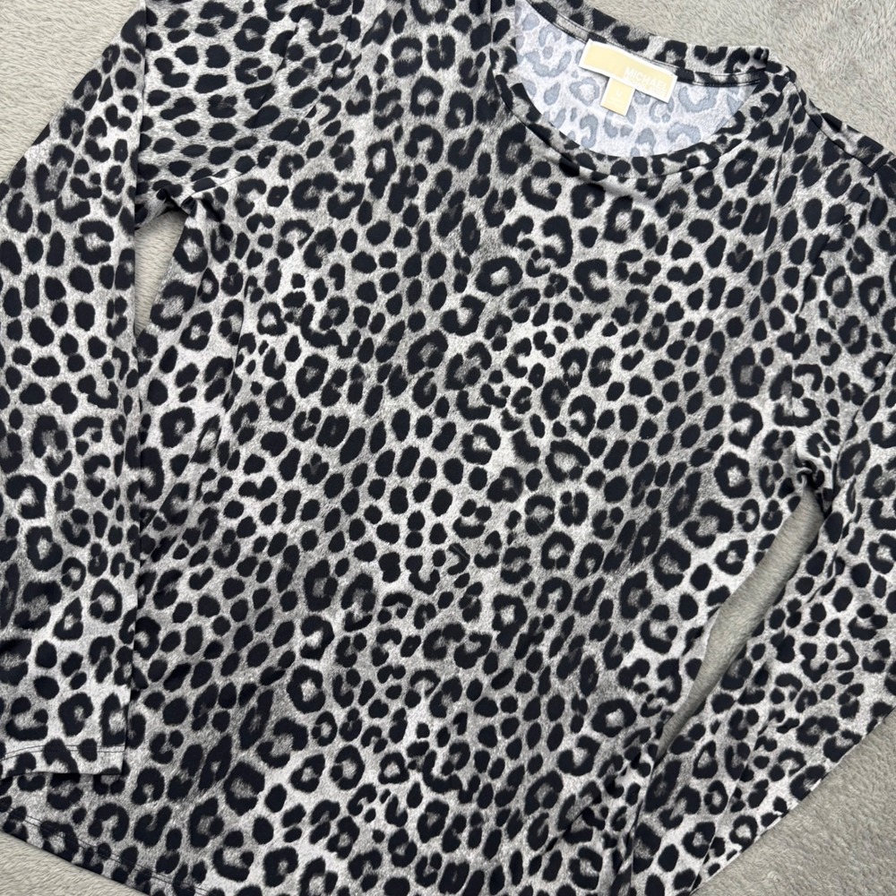 Michael Michael Kors Top Womens M Grey Leopard Print Long Sleeve Crew Excellent